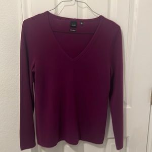 Beautiful purple pure cashmere sweater with v-neck and long sleeves. Worn once.